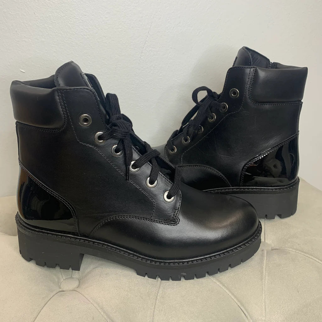 Kingsley Regina Fashion Boot, 40